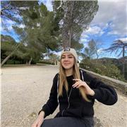 Studentessa di mediazione linguistica e diplomata al liceo linguistico offro ripetizioni da elementari a superiori